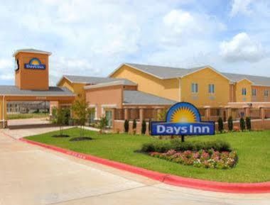 Days Inn By Wyndham Rockdale Texas Esterno foto