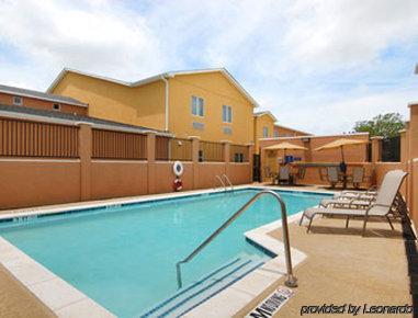 Days Inn By Wyndham Rockdale Texas Esterno foto