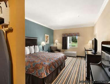 Days Inn By Wyndham Rockdale Texas Esterno foto